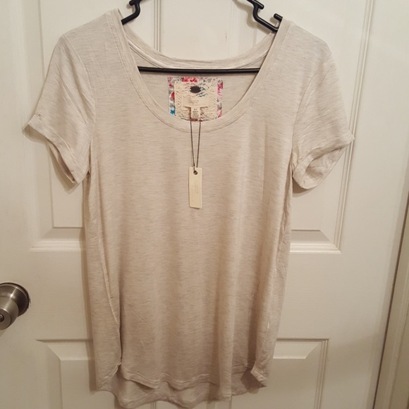 Cupio Tops - BNWT Cupio Short Sleeve Tee/Top